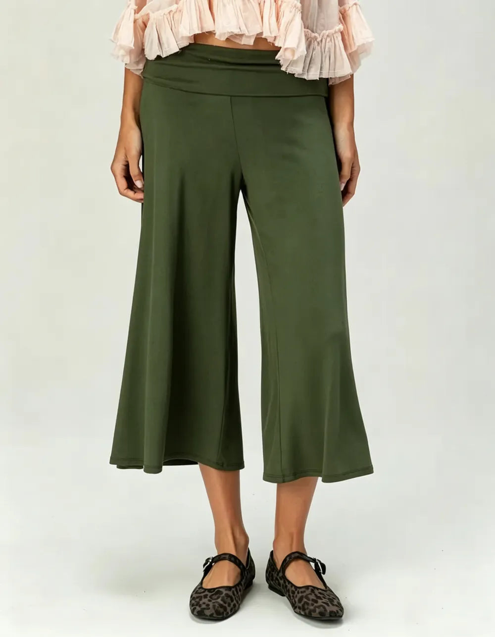 Women‘s Low Rise Gaucho Pants